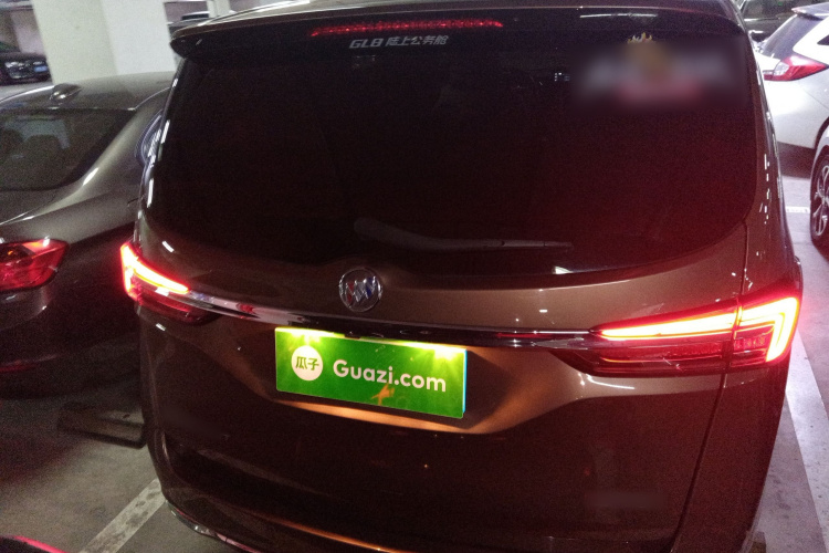 别克GL8 2021款 陆上公务舱 652T 豪华型车身外观6