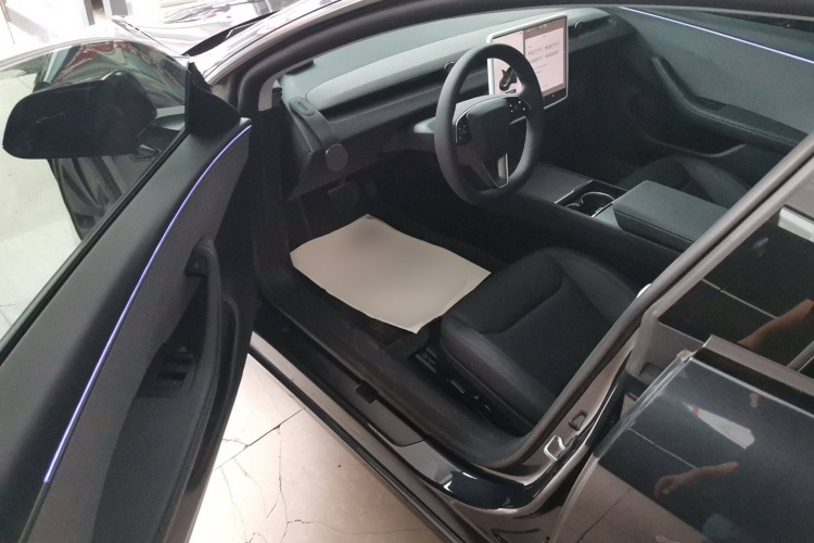 特斯拉 Model 3 2025款 后轮驱动版中控内饰7003