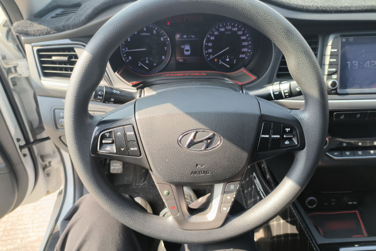 现代 名图 2017款 1.8L 自动智能型GLS 国V中控内饰13