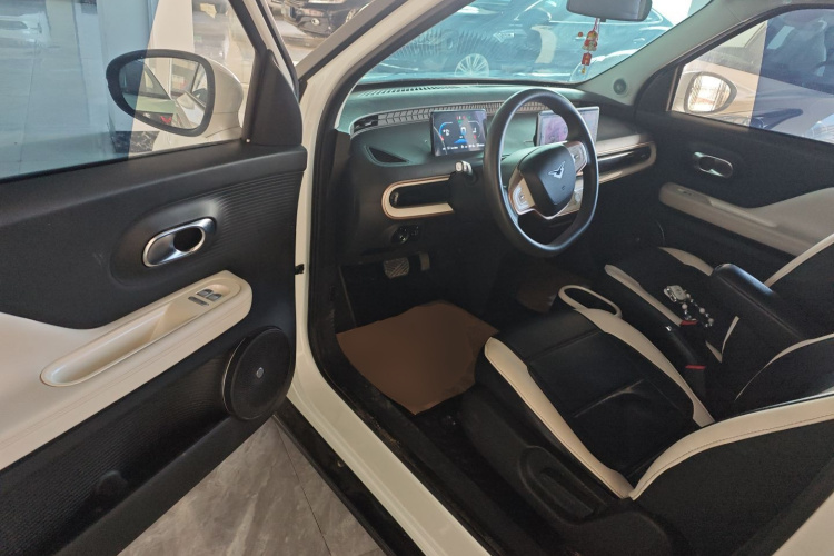 凯翼拾月 2023款 201km 踏浪版中控内饰20