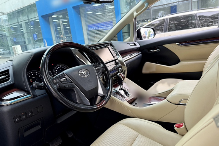 丰田 埃尔法 2015款 3.5L 豪华版中控内饰7003