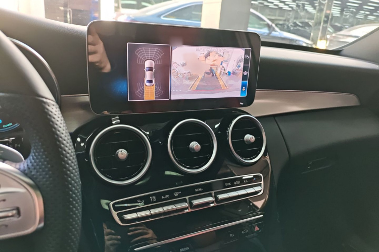 奔驰C级 2019款 C 260 运动版局部细节16