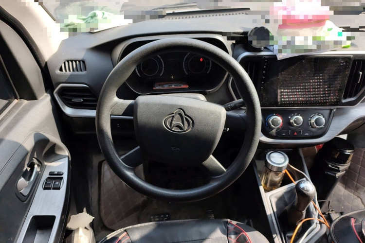 长安凯程 长安睿行M60 2023款 1.5L GDI舒适型客车6/7座中控内饰13