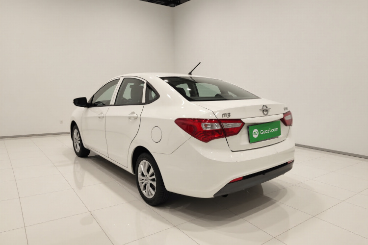 海马M3 2016款 1.5L 手动时尚型车身外观5