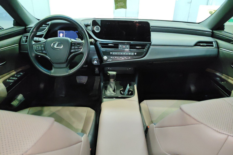 雷克萨斯ES 2023款 200 卓越版中控内饰12