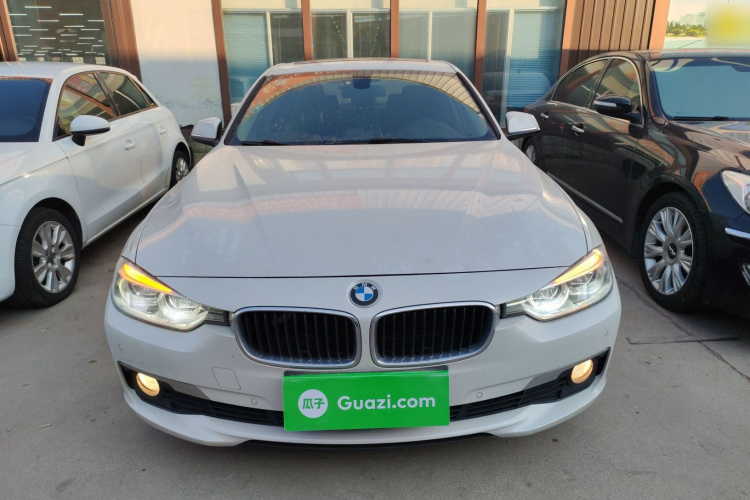 宝马3系 2016款 320Li 进取型车身外观2