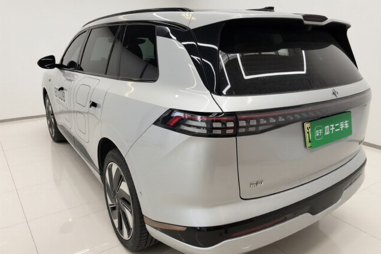 东风奕派 eπ008 2025款 636Ultra纯电版 5座车身外观5