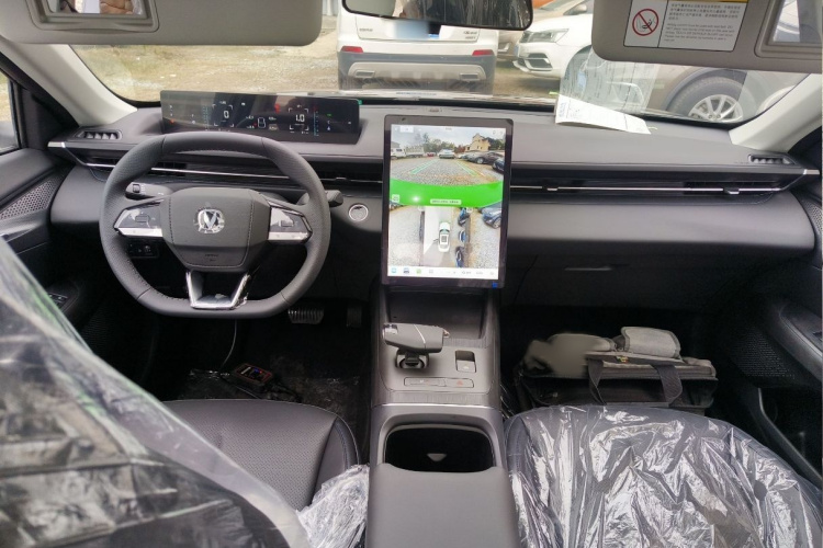 长安 逸动 2025款 蓝鲸 1.5T 500Bar尊贵型中控内饰7001