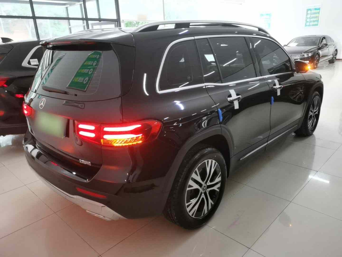 奔驰GLB 2025款 GLB 220 动感型(5)