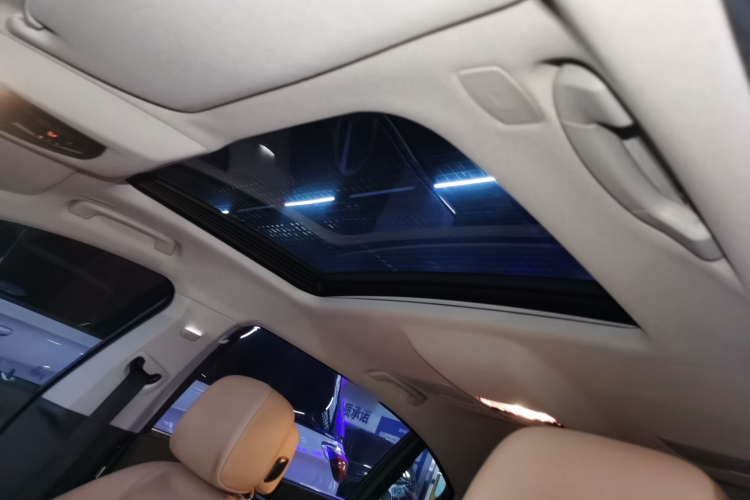 宝马7系 2014款 730Li 臻享型中控内饰22