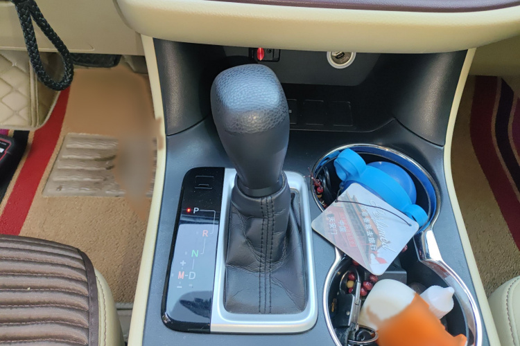 丰田 汉兰达 2017款 2.0T 两驱精英版 5座局部细节18