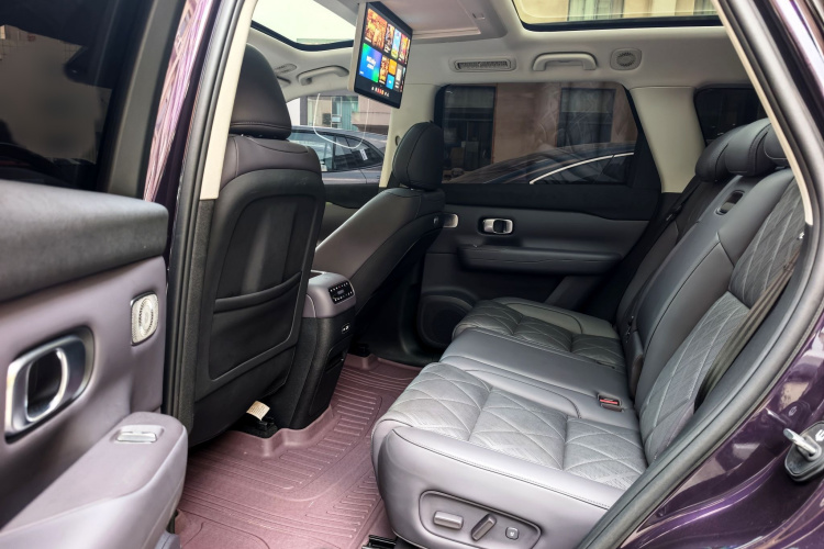 零跑汽车 零跑C16 2026款 增程 280激光雷达智尊版 5座中控内饰7004