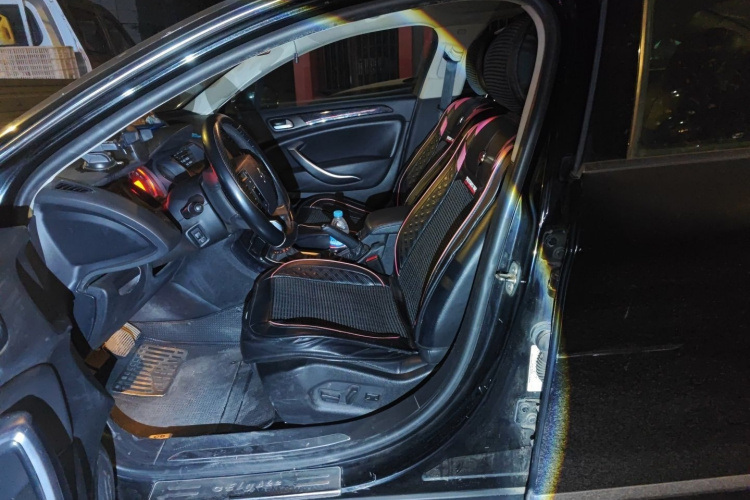 雪铁龙C5 2013款 2.0L 自动尊享型局部细节19