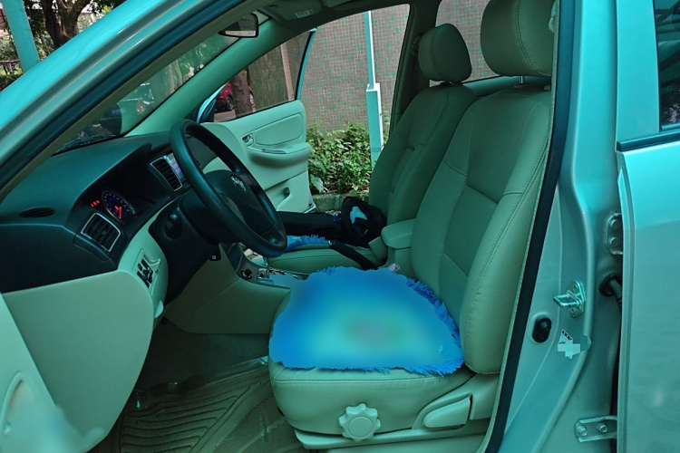 丰田 花冠 2013款 1.6L 自动豪华版局部细节19