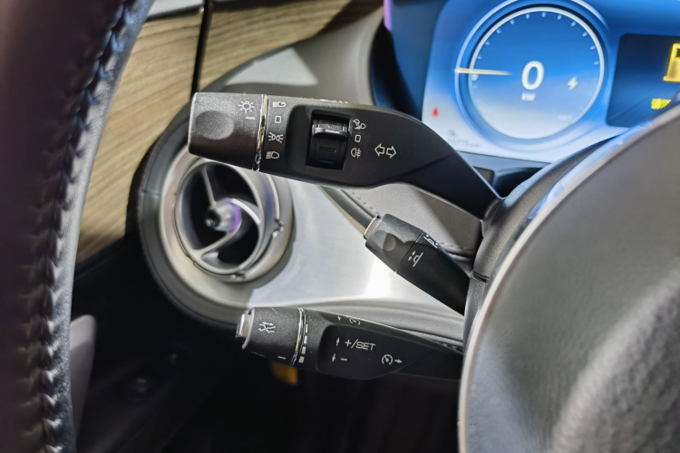 腾势X 2020款 PHEV旗舰版中控内饰7011