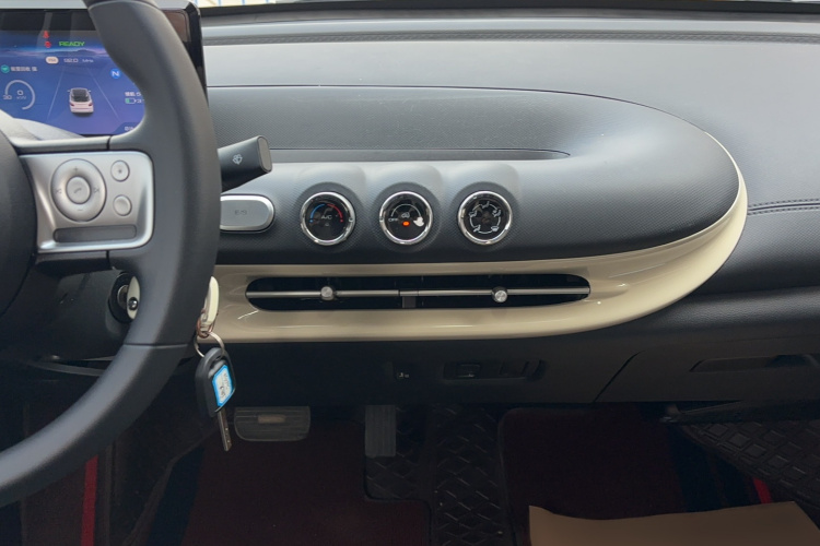 五菱汽车 五菱缤果 2024款 203km 轻享款局部细节16