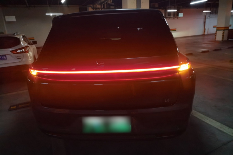 理想汽车 理想L8 2023款 Pro车身外观6