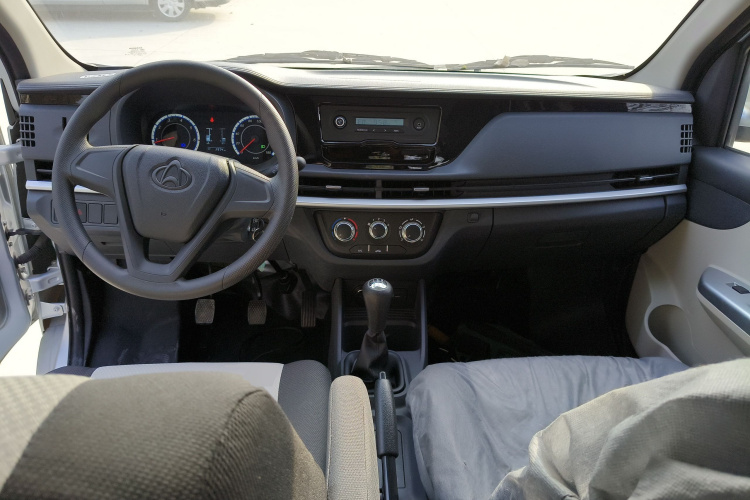 长安凯程 长安星卡 2023款 1.5L GDI 双排2.55米载货汽车舒适型中控内饰12