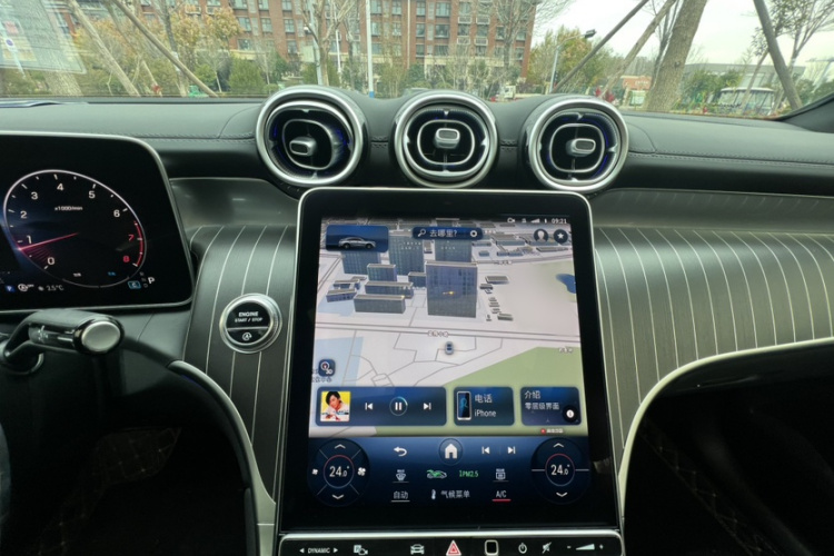 奔驰GLC轿跑 2024款 GLC 300 4MATIC 轿跑SUV局部细节16