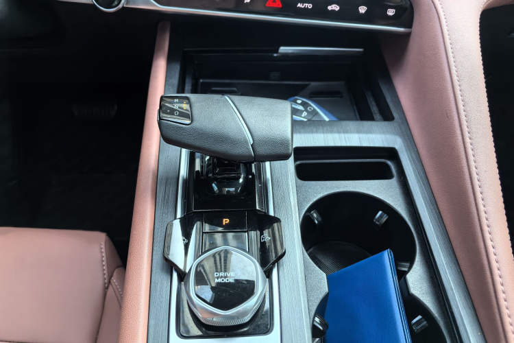 长安CS75 PLUS 2024款 第三代 冠军版 2.0T 智驾劲擎型中控内饰7009