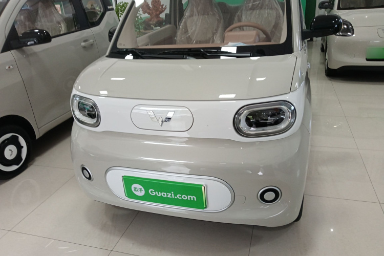 五菱汽车 宏光MINIEV 2024款 第三代 215km 青春版车身外观2