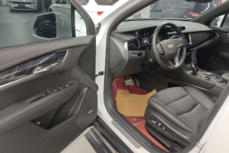 凯迪拉克XT6 2022款 2.0T 七座两驱豪华型中控内饰7003