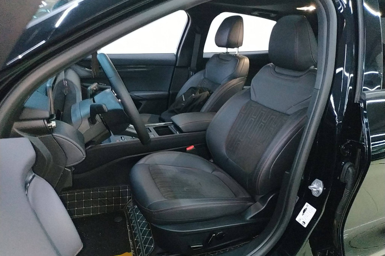 福特 蒙迪欧 2023款 EcoBoost 180 舒雅型局部细节19