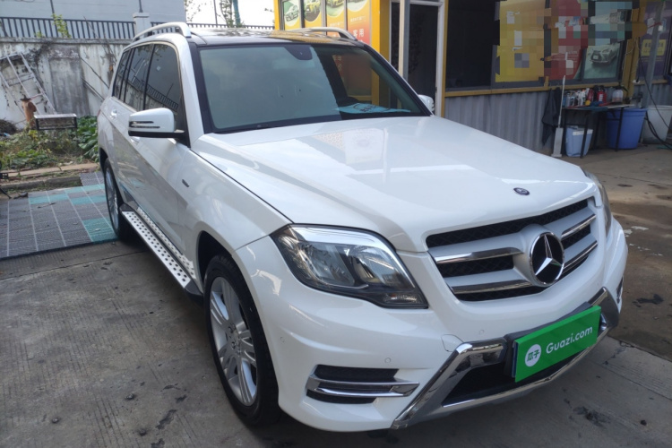 奔驰GLK级 2015款 GLK 260 4MATIC 动感型 极致版车身外观3