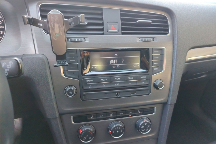 大众 高尔夫 2015款 1.4TSI 自动豪华型局部细节16