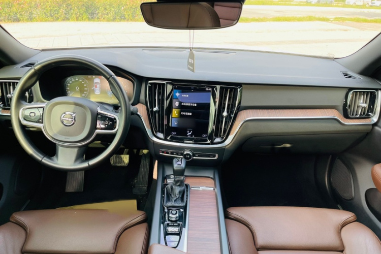 沃尔沃S60 2021款 T4 智远豪华版中控内饰7012