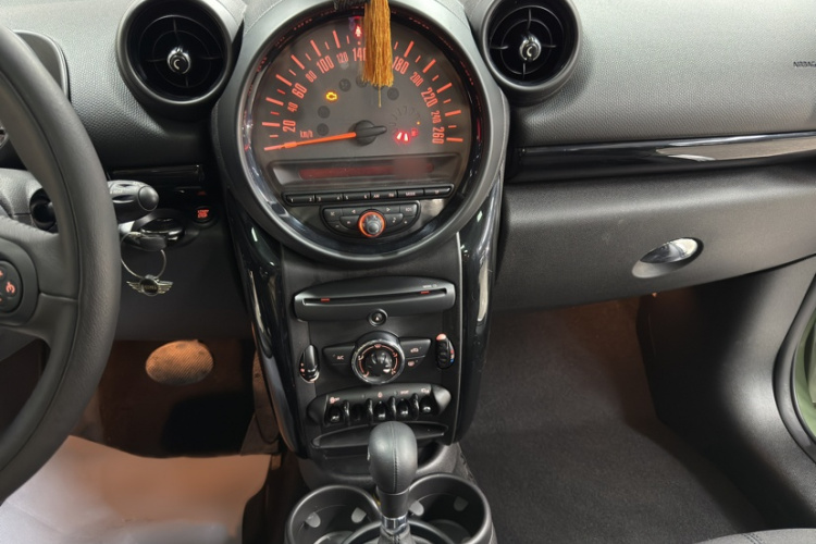 MINI Countryman 2014款 1.6L COOPER Fun局部细节16