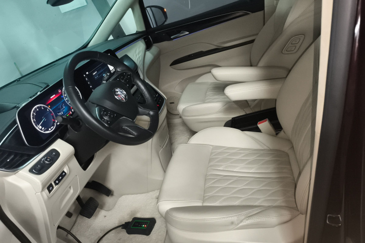 别克GL8 2021款 Avenir艾维亚 七座亲礼版中控内饰19