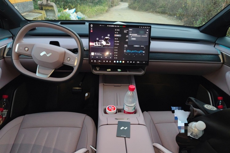 乐道L60 2024款 60kWh 后驱版中控内饰12