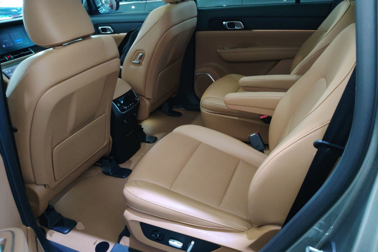 理想汽车 理想ONE 2021款 增程6座版中控内饰21