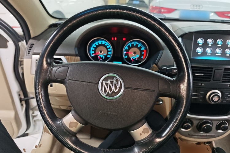 别克 凯越 2015款 1.5L 自动经典型中控内饰13