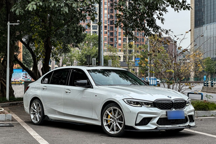 宝马3系 2020款 330Li xDrive M运动曜夜套装车身外观6001