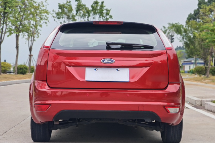 福特 福克斯 2012款 两厢经典 1.8L 自动基本型车身外观6005