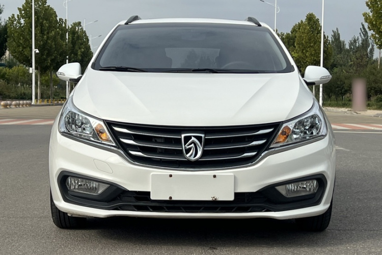 宝骏310 2016款 1.2L 手动豪华型车身外观6009