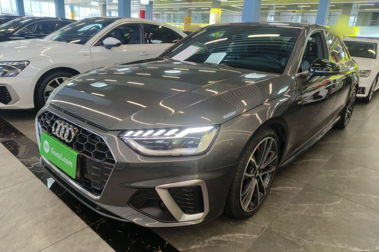 奥迪A4L 2020款 45 TFSI quattro 臻选动感型车身外观1