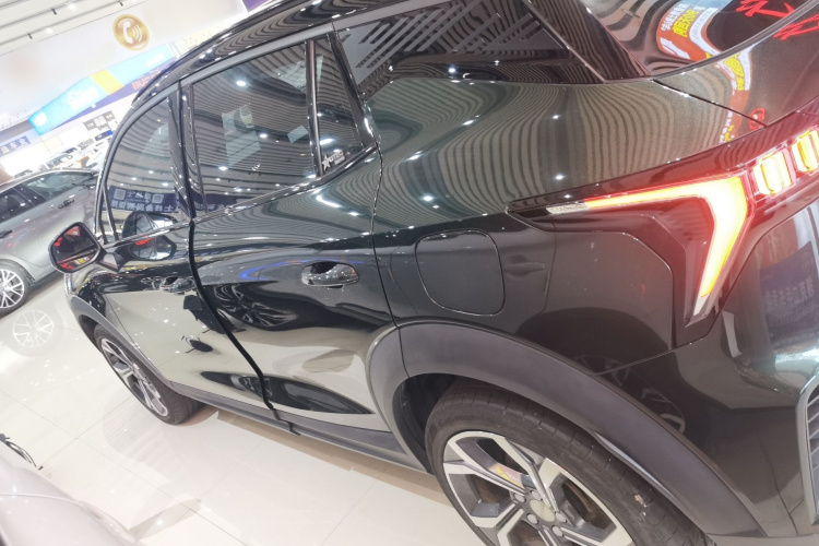 领克06 EM-P 2023款 1.5T Remix PHEV Hero车身外观4