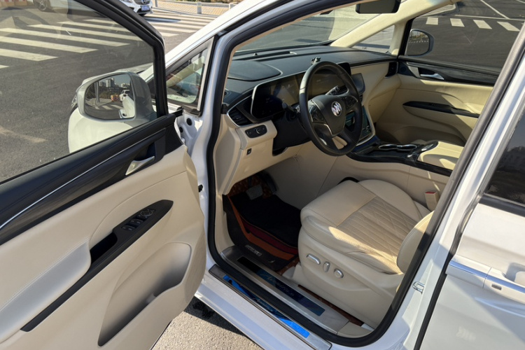 别克GL8 2023款 ES陆尊 豪华型中控内饰7002