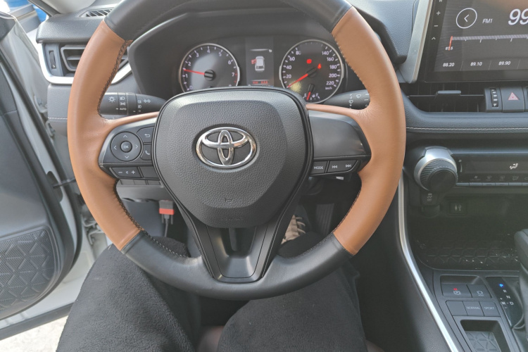 丰田 威兰达 2022款 改款 2.0L CVT两驱领先版中控内饰13