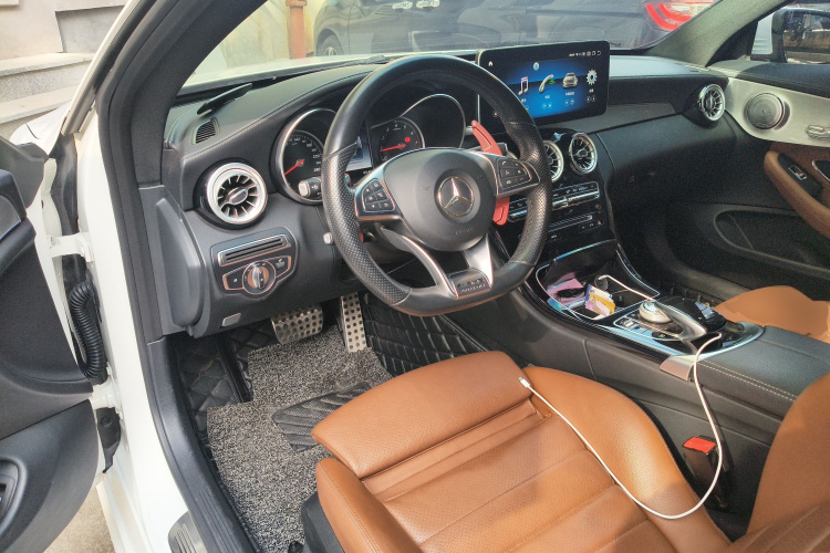 奔驰C级(进口) 2017款 改款 C 200 轿跑版中控内饰12