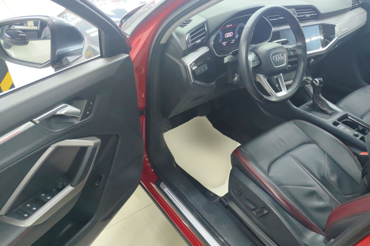 奥迪Q3 2020款 35 TFSI 时尚致雅型中控内饰20