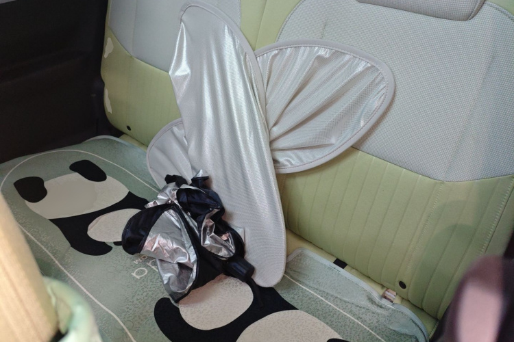 吉利银河 2023款 熊猫mini 新春版宝藏熊中控内饰7004