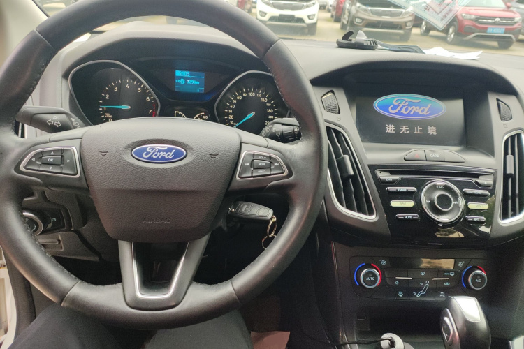 福特 福克斯 2018款 两厢经典 EcoBoost 125 自动超能风尚型智行版中控内饰12