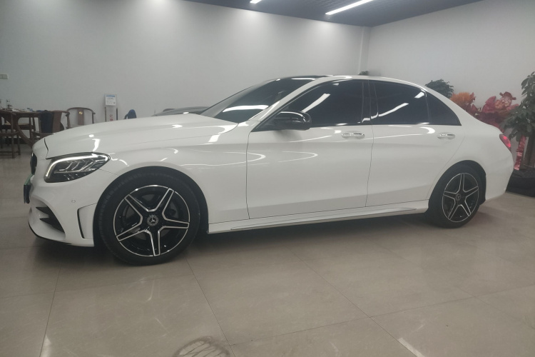 奔驰C级 2021款 C 260 L 运动星耀臻藏版车身外观4