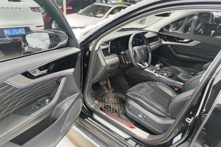 红旗HS5 2022款 2.0T 智联旗享四驱版中控内饰20