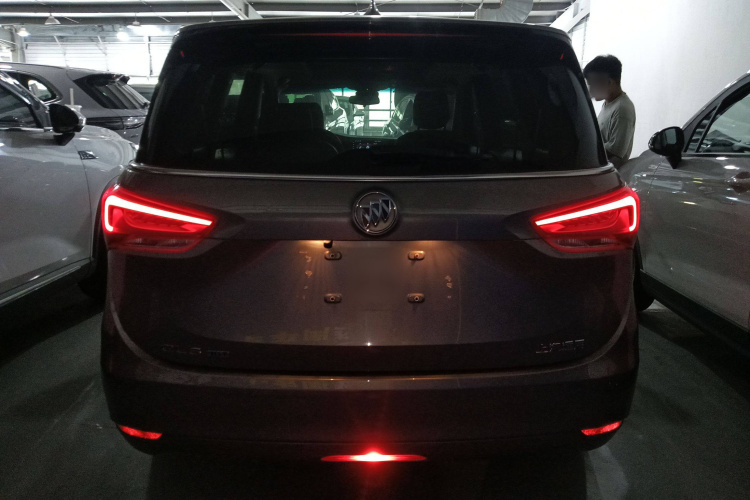 别克GL6 2019款 18T 6座互联豪华型 国VI车身外观6004