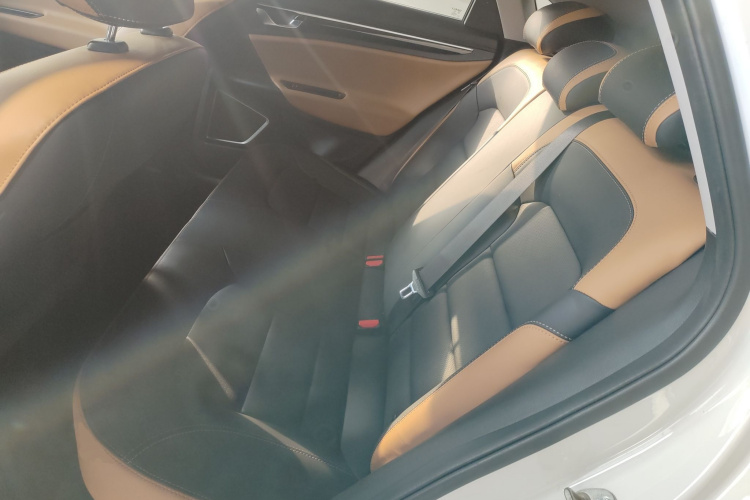 吉利汽车 帝豪GL 2020款 1.4T CVT豪华型中控内饰7004